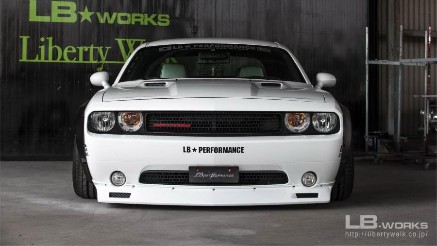  Dodge Challenger by Liberty Walk 2019 года  (фото 7 из 11)